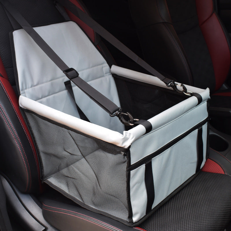 Breathable Pet Car Bag With Zipper Pocket Design